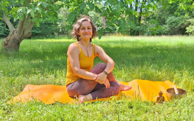 Ab Juli – Sommer Yoga im Pfarrgarten – offene Yogastunde